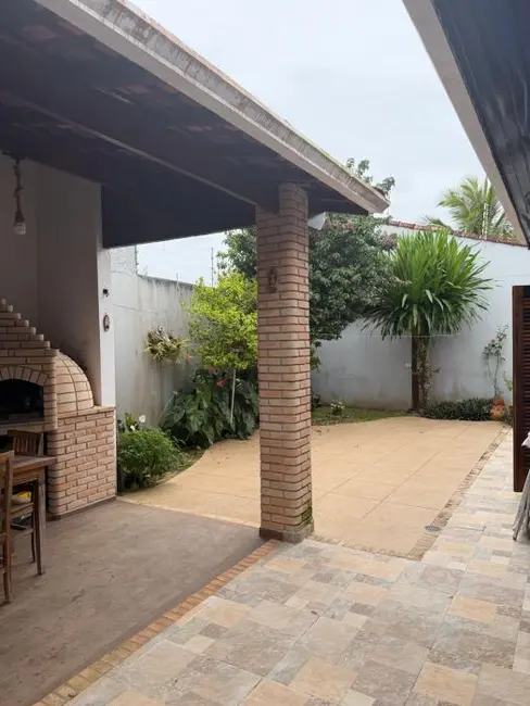 Casa com 3 quartos à venda, 360m2 em Peruibe - SP - imagem 9 Foto 9 de Casa com 3 quartos à venda, 360m2 em Peruibe - SP