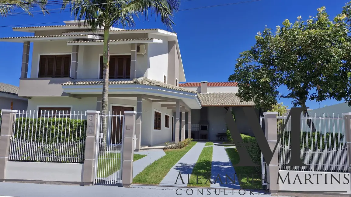 Foto 1 de Casa com 3 quartos à venda, 400m2 em Ingleses do Rio Vermelho, Florianopolis - SC