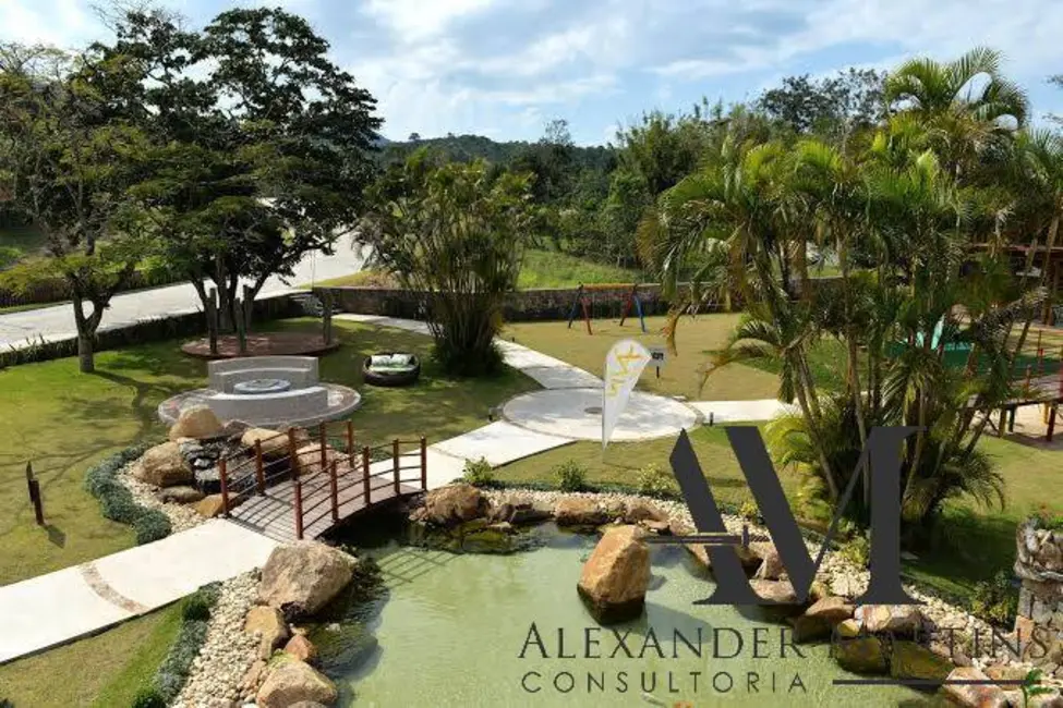 Foto 1 de Terreno / Lote à venda, 818m2 em Cacupé, Florianopolis - SC