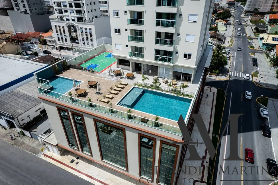 Foto 1 de Apartamento com 2 quartos à venda, 82m2 em Meia Praia, Itapema - SC