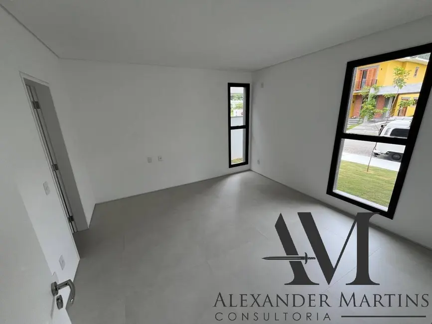 Foto 9 de Casa com 3 quartos à venda, 375m2 em Ratones, Florianopolis - SC