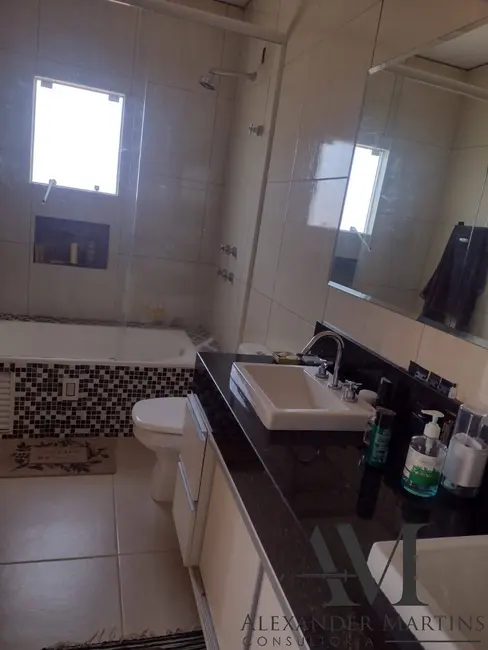 Foto 2 de Casa com 5 quartos à venda, 200m2 em São João do Rio Vermelho, Florianopolis - SC