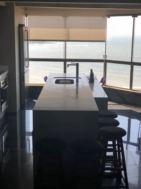 Apartamento com 4 quartos para alugar, 180m2 em Centro, Balneario Camboriu - SC - imagem 6 Foto 6 de Apartamento com 4 quartos para alugar, 180m2 em Centro, Balneario Camboriu - SC