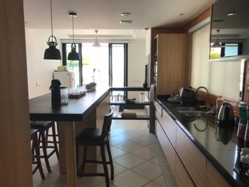 Casa com 3 quartos à venda e para alugar, 380m2 em Balneario Camboriu - SC - imagem 6 Foto 6 de Casa com 3 quartos à venda e para alugar, 380m2 em Balneario Camboriu - SC