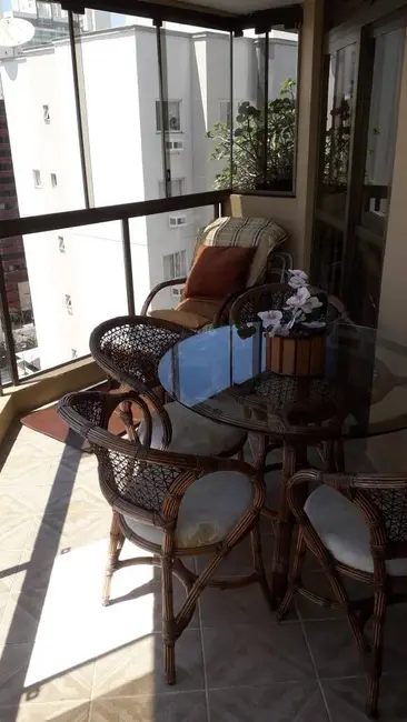 Apartamento com 2 quartos à venda e para alugar, 90m2 em Centro, Balneario Camboriu - SC - imagem 3 Foto 3 de Apartamento com 2 quartos à venda e para alugar, 90m2 em Centro, Balneario Camboriu - SC