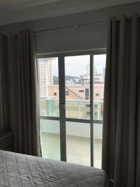 Apartamento com 2 quartos para alugar, 90m2 em Centro, Balneario Camboriu - SC - imagem 8 Foto 8 de Apartamento com 2 quartos para alugar, 90m2 em Centro, Balneario Camboriu - SC