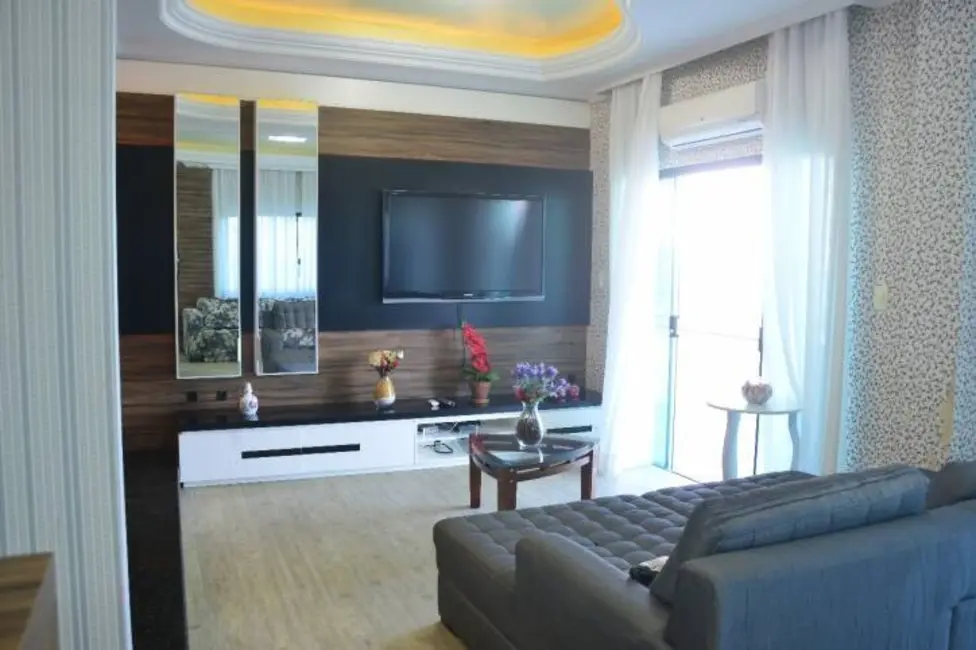 Casa com 5 quartos à venda e para alugar, 580m2 em Balneario Camboriu - SC - imagem 6 Foto 6 de Casa com 5 quartos à venda e para alugar, 580m2 em Balneario Camboriu - SC