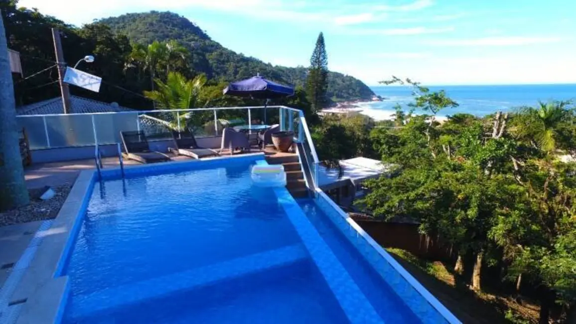 Casa com 5 quartos à venda e para alugar, 580m2 em Balneario Camboriu - SC - imagem 3 Foto 3 de Casa com 5 quartos à venda e para alugar, 580m2 em Balneario Camboriu - SC