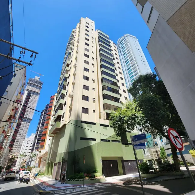 Apartamento com 3 quartos à venda e para alugar, 100m2 em Centro, Balneario Camboriu - SC - imagem 4 Foto 4 de Apartamento com 3 quartos à venda e para alugar, 100m2 em Centro, Balneario Camboriu - SC