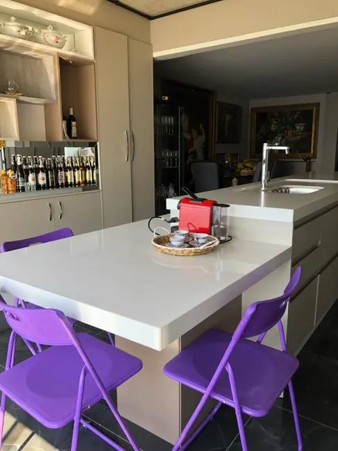 Apartamento com 4 quartos à venda e para alugar, 180m2 em Centro, Balneario Camboriu - SC - imagem 9 Foto 9 de Apartamento com 4 quartos à venda e para alugar, 180m2 em Centro, Balneario Camboriu - SC