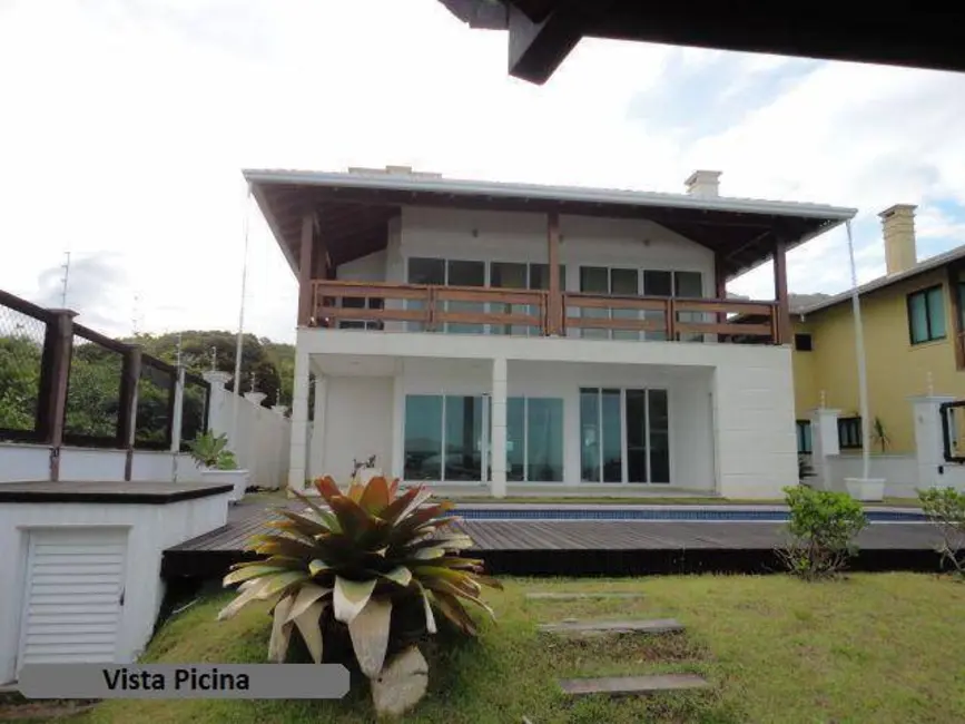 Casa com 4 quartos à venda e para alugar, 463m2 em Balneario Camboriu - SC - imagem 5 Foto 5 de Casa com 4 quartos à venda e para alugar, 463m2 em Balneario Camboriu - SC
