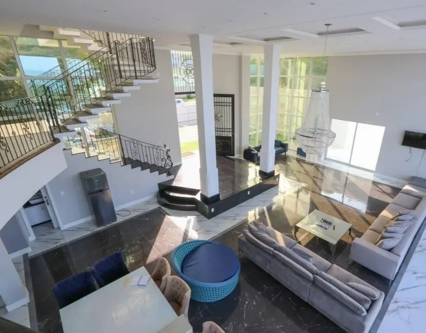 Casa com 6 quartos à venda e para alugar, 530m2 em Balneario Camboriu - SC - imagem 9 Foto 9 de Casa com 6 quartos à venda e para alugar, 530m2 em Balneario Camboriu - SC