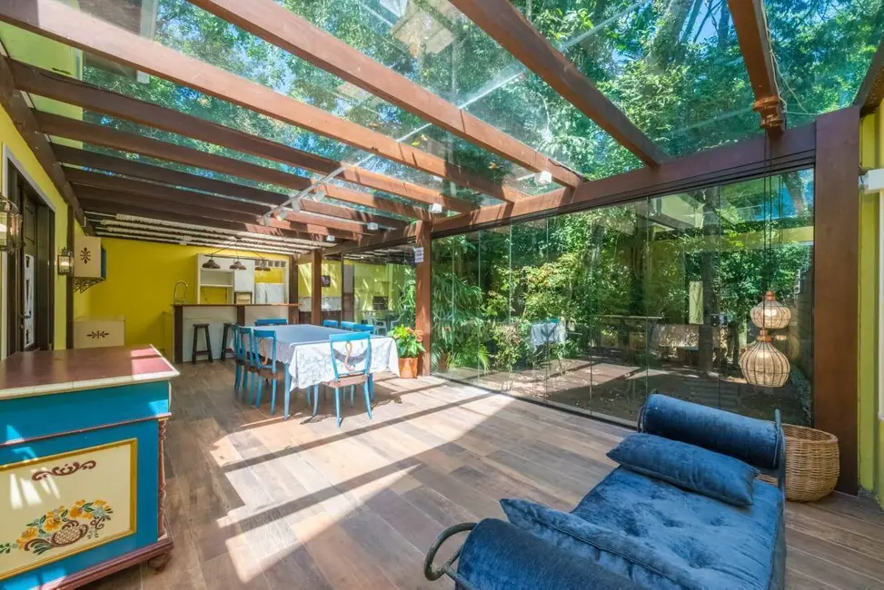 Foto 2 de Casa com 3 quartos à venda e para alugar, 350m2 em Praia das Taquaras, Balneario Camboriu - SC