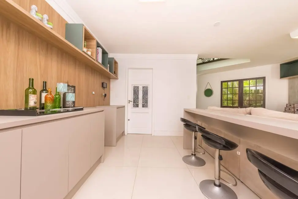 Sobrado com 3 quartos à venda, 350m2 em Praia das Taquaras, Balneario Camboriu - SC - imagem 4 Foto 4 de Sobrado com 3 quartos à venda, 350m2 em Praia das Taquaras, Balneario Camboriu - SC