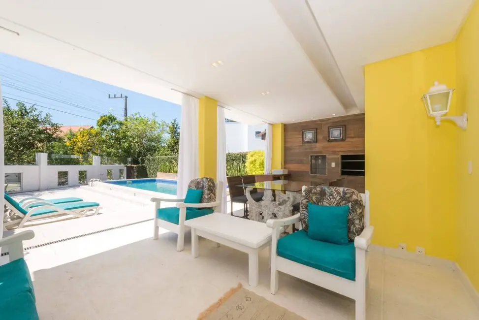 Sobrado com 3 quartos à venda, 350m2 em Praia das Taquaras, Balneario Camboriu - SC - imagem 1 Foto 1 de Sobrado com 3 quartos à venda, 350m2 em Praia das Taquaras, Balneario Camboriu - SC