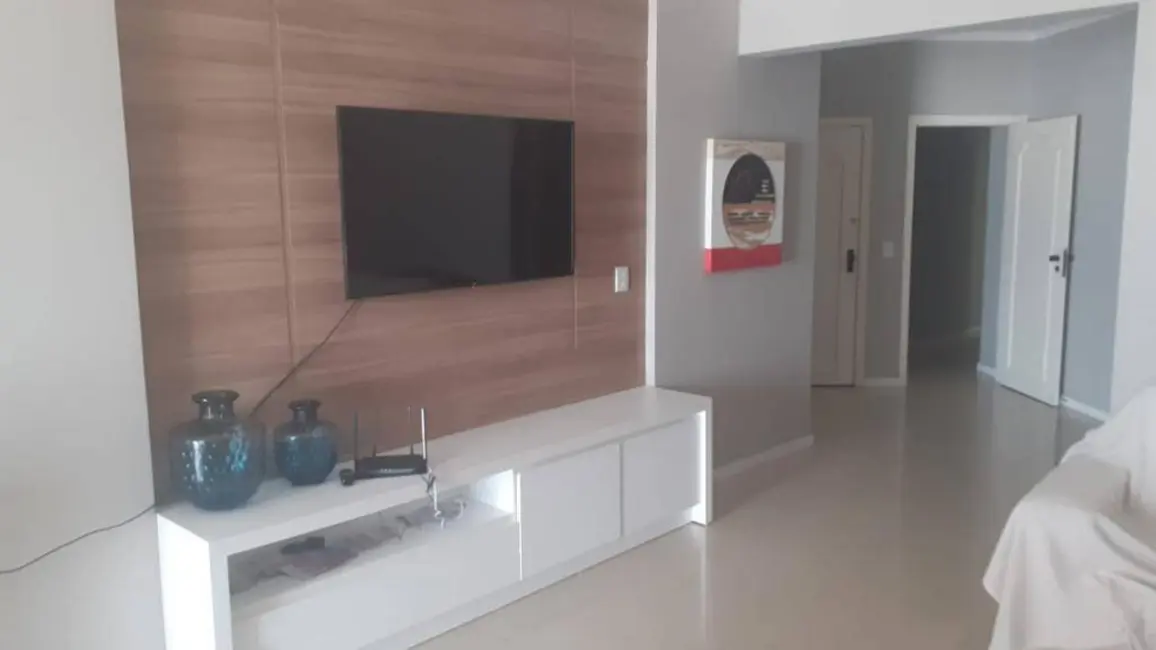 Apartamento com 3 quartos à venda e para alugar, 130m2 em Centro, Balneario Camboriu - SC - imagem 8 Foto 8 de Apartamento com 3 quartos à venda e para alugar, 130m2 em Centro, Balneario Camboriu - SC