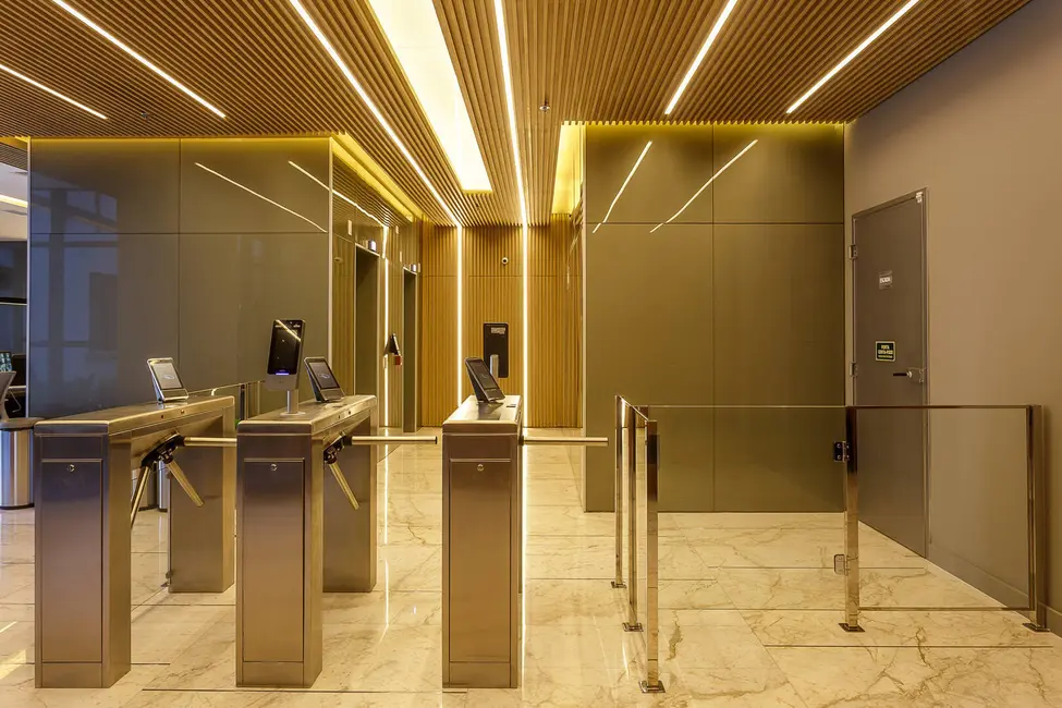 Sala Comercial para alugar, 273m2 em Batel, Curitiba - PR - imagem 4 Foto 4 de Sala Comercial para alugar, 273m2 em Batel, Curitiba - PR