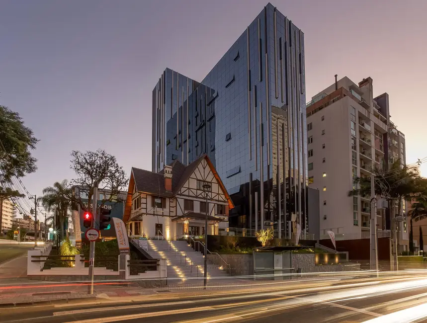 Sala Comercial para alugar, 273m2 em Batel, Curitiba - PR - imagem 3 Foto 3 de Sala Comercial para alugar, 273m2 em Batel, Curitiba - PR