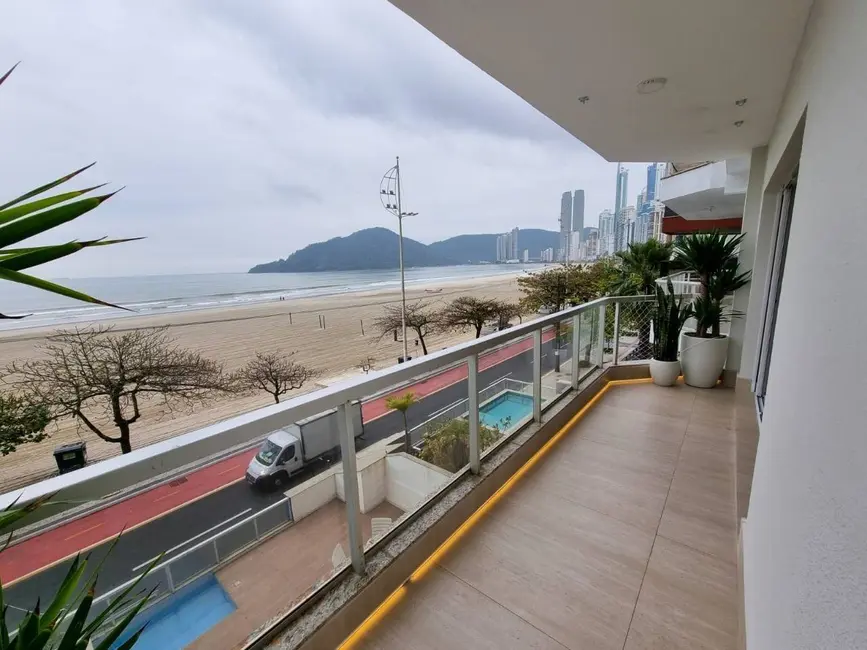 Apartamento com 4 quartos à venda e para alugar, 230m2 em Centro, Balneario Camboriu - SC - imagem 2 Foto 2 de Apartamento com 4 quartos à venda e para alugar, 230m2 em Centro, Balneario Camboriu - SC