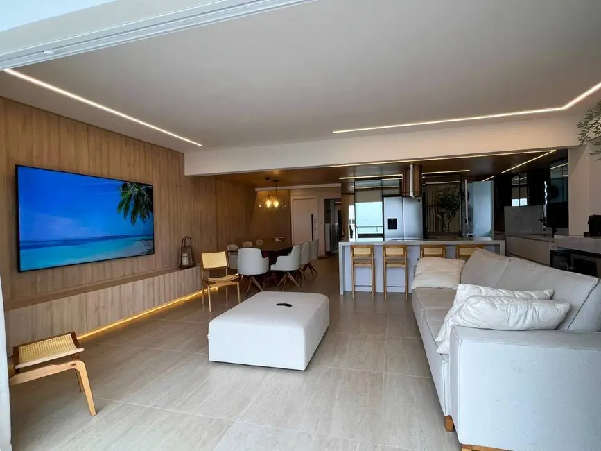 Apartamento com 4 quartos à venda e para alugar, 230m2 em Centro, Balneario Camboriu - SC - imagem 6 Foto 6 de Apartamento com 4 quartos à venda e para alugar, 230m2 em Centro, Balneario Camboriu - SC