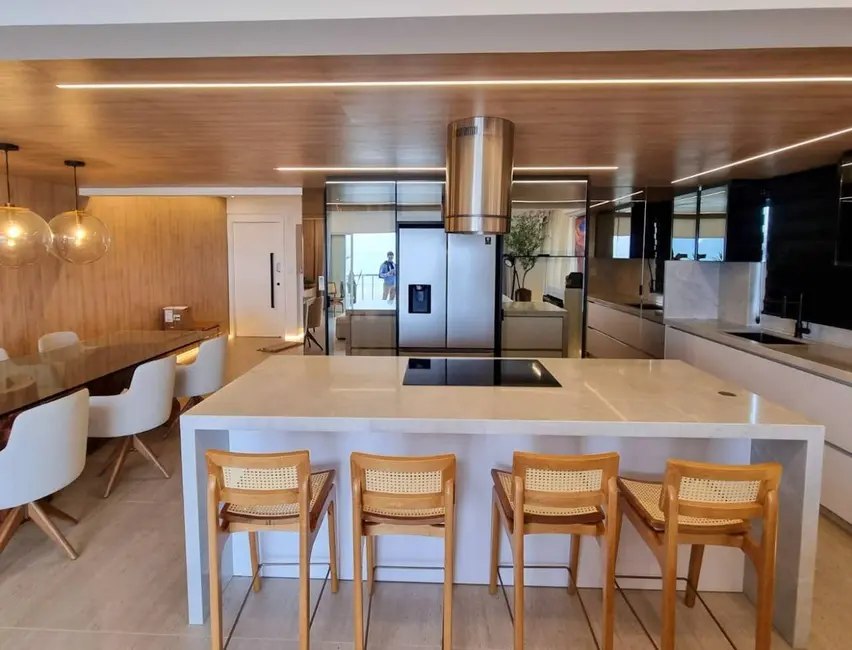 Apartamento com 4 quartos à venda e para alugar, 230m2 em Centro, Balneario Camboriu - SC - imagem 3 Foto 3 de Apartamento com 4 quartos à venda e para alugar, 230m2 em Centro, Balneario Camboriu - SC