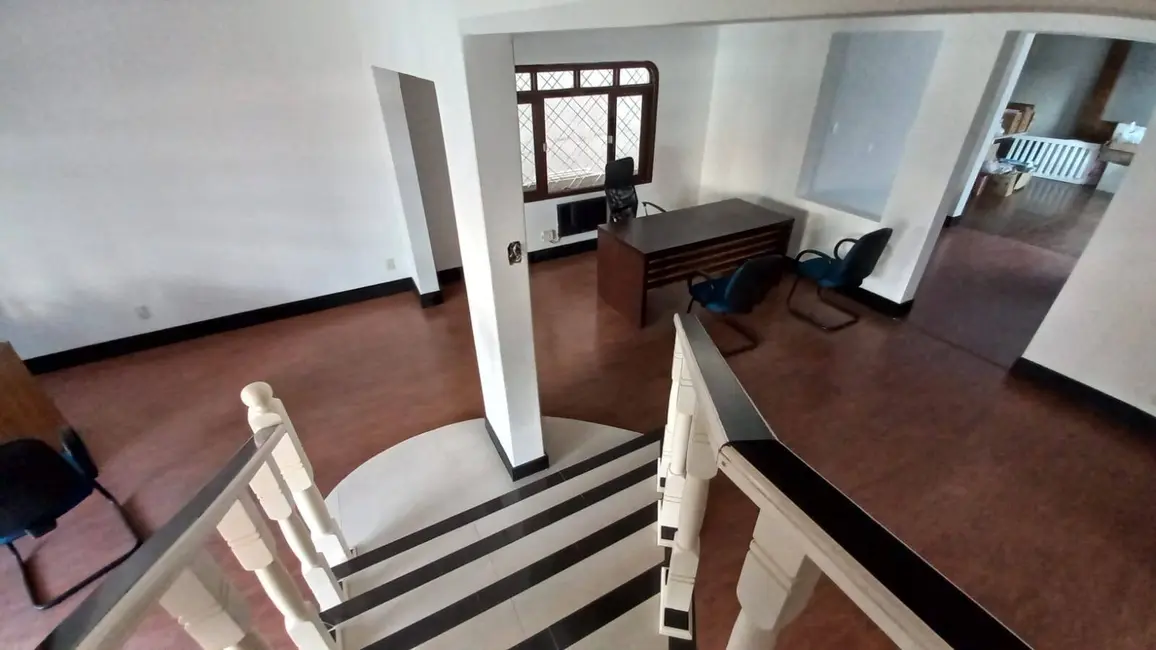 Sobrado com 4 quartos para alugar em Centro, Balneario Camboriu - SC - imagem 3 Foto 3 de Sobrado com 4 quartos para alugar em Centro, Balneario Camboriu - SC