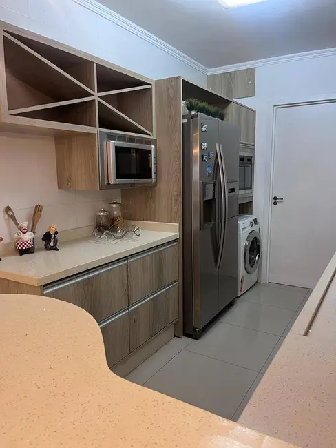Apartamento com 3 quartos à venda e para alugar, 150m2 em Centro, Balneario Camboriu - SC - imagem 4 Foto 4 de Apartamento com 3 quartos à venda e para alugar, 150m2 em Centro, Balneario Camboriu - SC