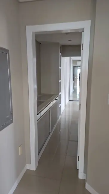 Apartamento com 3 quartos à venda e para alugar, 150m2 em Centro, Balneario Camboriu - SC - imagem 9 Foto 9 de Apartamento com 3 quartos à venda e para alugar, 150m2 em Centro, Balneario Camboriu - SC