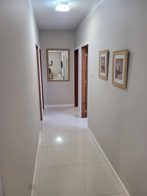 Apartamento com 3 quartos à venda e para alugar, 180m2 em Centro, Balneario Camboriu - SC - imagem 9 Foto 9 de Apartamento com 3 quartos à venda e para alugar, 180m2 em Centro, Balneario Camboriu - SC