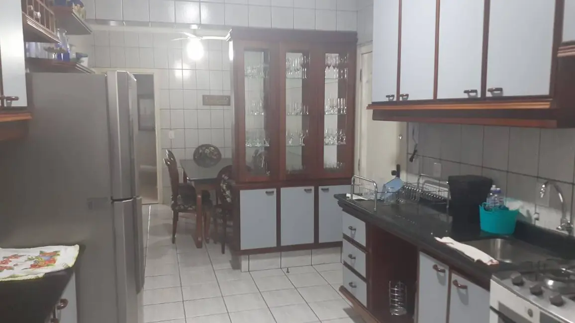 Apartamento com 3 quartos à venda em Centro, Balneario Camboriu - SC - imagem 9 Foto 9 de Apartamento com 3 quartos à venda em Centro, Balneario Camboriu - SC