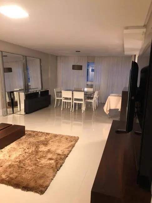 Apartamento com 4 quartos à venda e para alugar, 210m2 em Centro, Balneario Camboriu - SC - imagem 2 Foto 2 de Apartamento com 4 quartos à venda e para alugar, 210m2 em Centro, Balneario Camboriu - SC