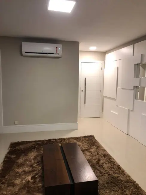 Apartamento com 4 quartos à venda e para alugar, 210m2 em Centro, Balneario Camboriu - SC - imagem 3 Foto 3 de Apartamento com 4 quartos à venda e para alugar, 210m2 em Centro, Balneario Camboriu - SC