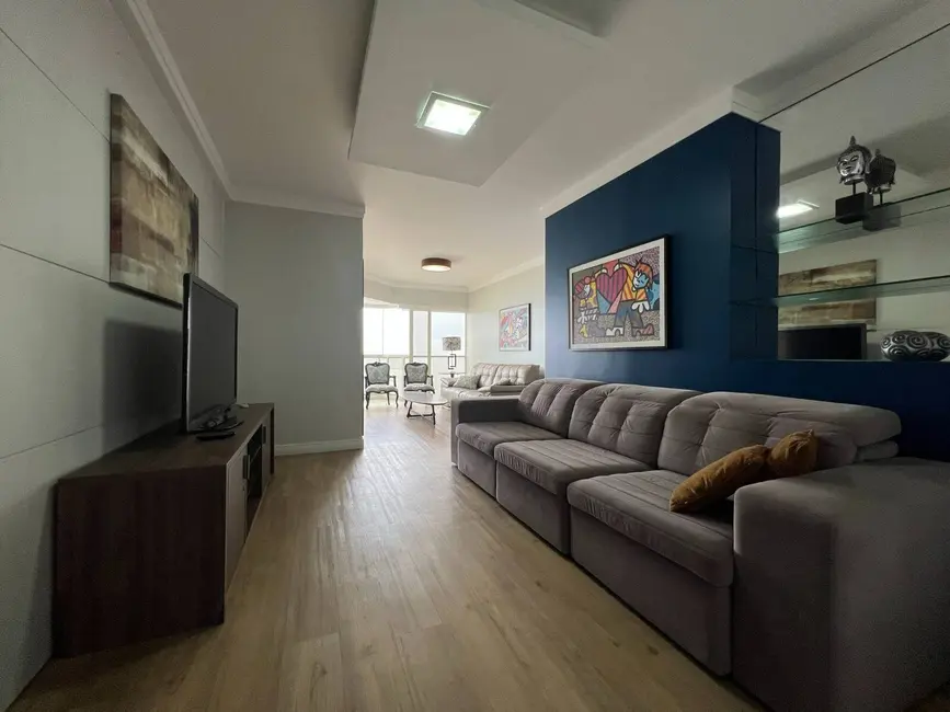 Apartamento com 3 quartos à venda e para alugar, 180m2 em Centro, Balneario Camboriu - SC - imagem 6 Foto 6 de Apartamento com 3 quartos à venda e para alugar, 180m2 em Centro, Balneario Camboriu - SC