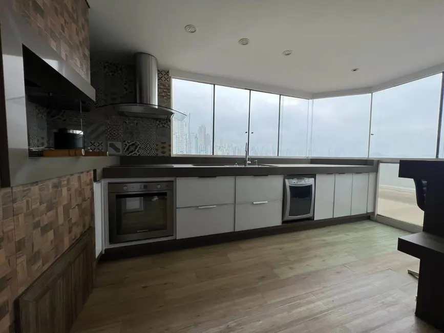 Apartamento com 3 quartos à venda e para alugar, 180m2 em Centro, Balneario Camboriu - SC - imagem 5 Foto 5 de Apartamento com 3 quartos à venda e para alugar, 180m2 em Centro, Balneario Camboriu - SC
