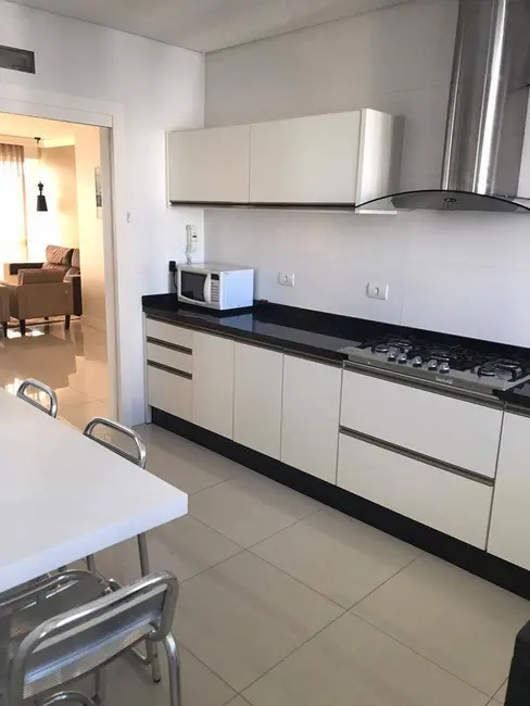 Apartamento com 3 quartos à venda e para alugar, 180m2 em Centro, Balneario Camboriu - SC - imagem 5 Foto 5 de Apartamento com 3 quartos à venda e para alugar, 180m2 em Centro, Balneario Camboriu - SC