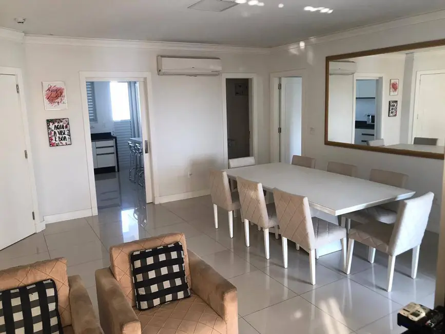 Apartamento com 3 quartos à venda e para alugar, 180m2 em Centro, Balneario Camboriu - SC - imagem 6 Foto 6 de Apartamento com 3 quartos à venda e para alugar, 180m2 em Centro, Balneario Camboriu - SC