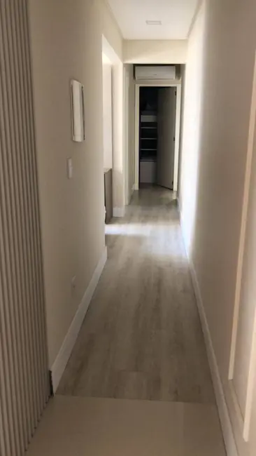Apartamento com 3 quartos à venda e para alugar, 120m2 em Centro, Balneario Camboriu - SC - imagem 5 Foto 5 de Apartamento com 3 quartos à venda e para alugar, 120m2 em Centro, Balneario Camboriu - SC