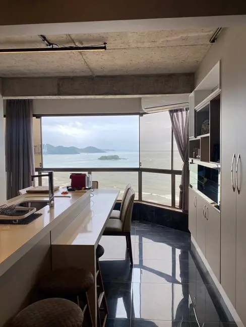 Apartamento com 4 quartos para alugar, 180m2 em Centro, Balneario Camboriu - SC - imagem 8 Foto 8 de Apartamento com 4 quartos para alugar, 180m2 em Centro, Balneario Camboriu - SC