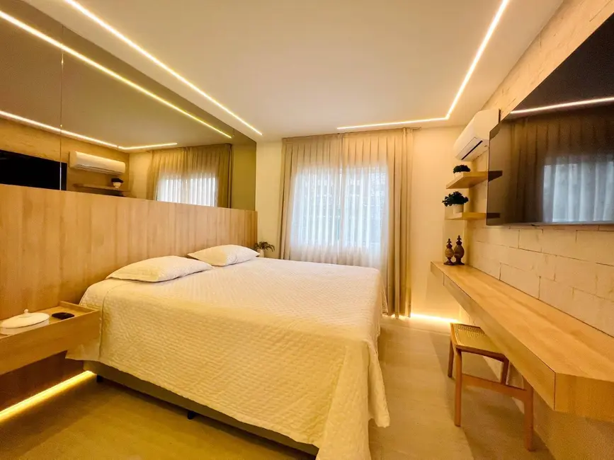 Apartamento com 4 quartos à venda e para alugar, 180m2 em Centro, Balneario Camboriu - SC - imagem 4 Foto 4 de Apartamento com 4 quartos à venda e para alugar, 180m2 em Centro, Balneario Camboriu - SC
