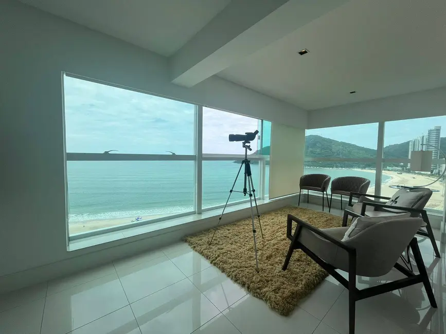 Apartamento com 4 quartos à venda e para alugar, 200m2 em Centro, Balneario Camboriu - SC - imagem 3 Foto 3 de Apartamento com 4 quartos à venda e para alugar, 200m2 em Centro, Balneario Camboriu - SC