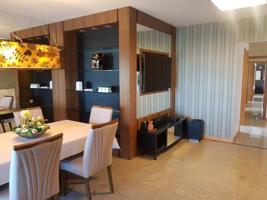Apartamento com 3 quartos à venda e para alugar, 120m2 em Centro, Balneario Camboriu - SC - imagem 4 Foto 4 de Apartamento com 3 quartos à venda e para alugar, 120m2 em Centro, Balneario Camboriu - SC