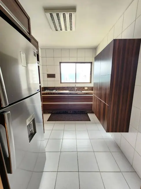 Apartamento com 3 quartos à venda e para alugar, 120m2 em Centro, Balneario Camboriu - SC - imagem 6 Foto 6 de Apartamento com 3 quartos à venda e para alugar, 120m2 em Centro, Balneario Camboriu - SC