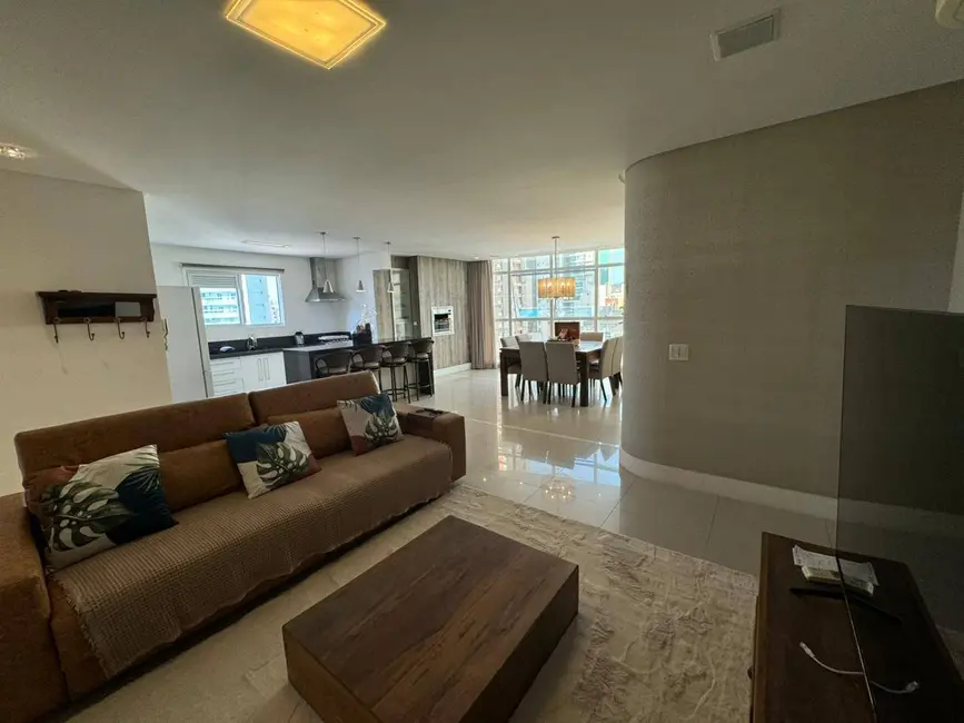 Apartamento com 3 quartos à venda e para alugar, 129m2 em Centro, Balneario Camboriu - SC - imagem 5 Foto 5 de Apartamento com 3 quartos à venda e para alugar, 129m2 em Centro, Balneario Camboriu - SC