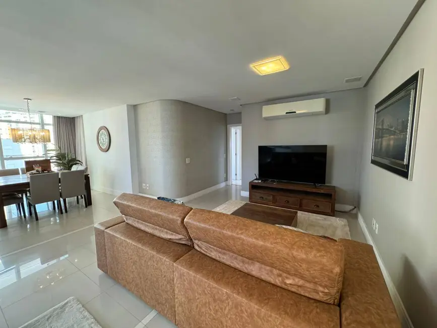 Apartamento com 3 quartos à venda e para alugar, 129m2 em Centro, Balneario Camboriu - SC - imagem 6 Foto 6 de Apartamento com 3 quartos à venda e para alugar, 129m2 em Centro, Balneario Camboriu - SC