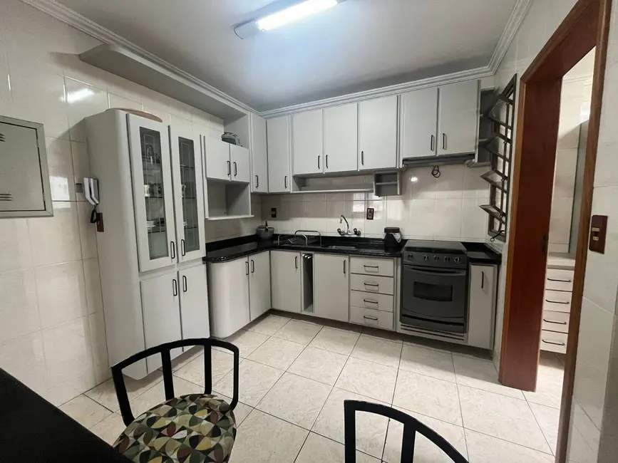 Apartamento com 3 quartos para alugar, 75m2 em Centro, Balneario Camboriu - SC - imagem 7 Foto 7 de Apartamento com 3 quartos para alugar, 75m2 em Centro, Balneario Camboriu - SC