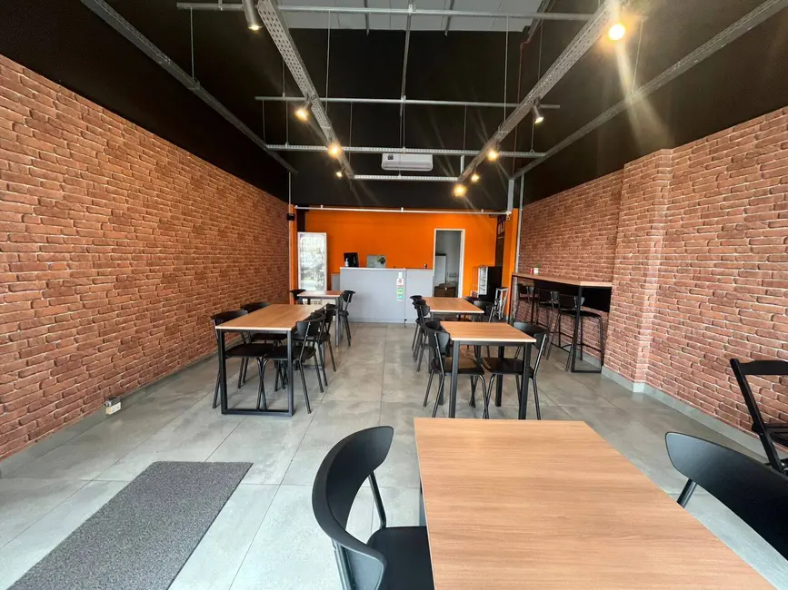 Loja para alugar, 59m2 em Uberaba, Curitiba - PR - imagem 4 Foto 4 de Loja para alugar, 59m2 em Uberaba, Curitiba - PR