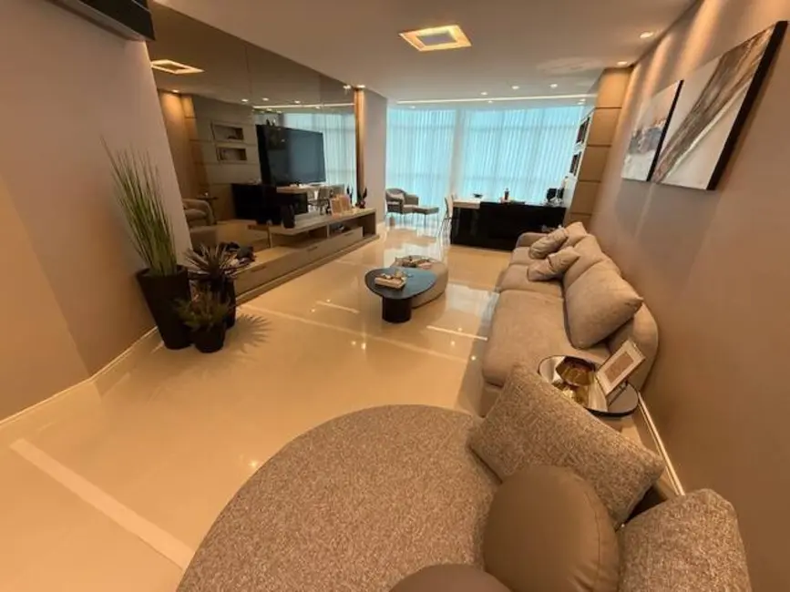 Apartamento com 3 quartos à venda, 135m2 em Centro, Balneario Camboriu - SC - imagem 2 Foto 2 de Apartamento com 3 quartos à venda, 135m2 em Centro, Balneario Camboriu - SC