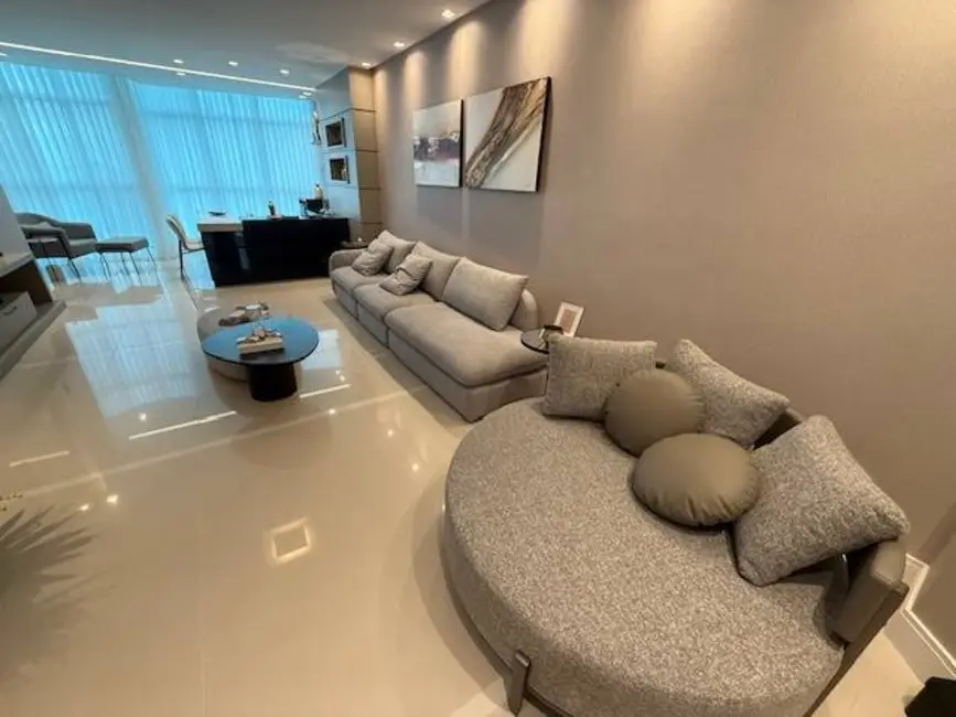 Apartamento com 3 quartos à venda, 135m2 em Centro, Balneario Camboriu - SC - imagem 3 Foto 3 de Apartamento com 3 quartos à venda, 135m2 em Centro, Balneario Camboriu - SC