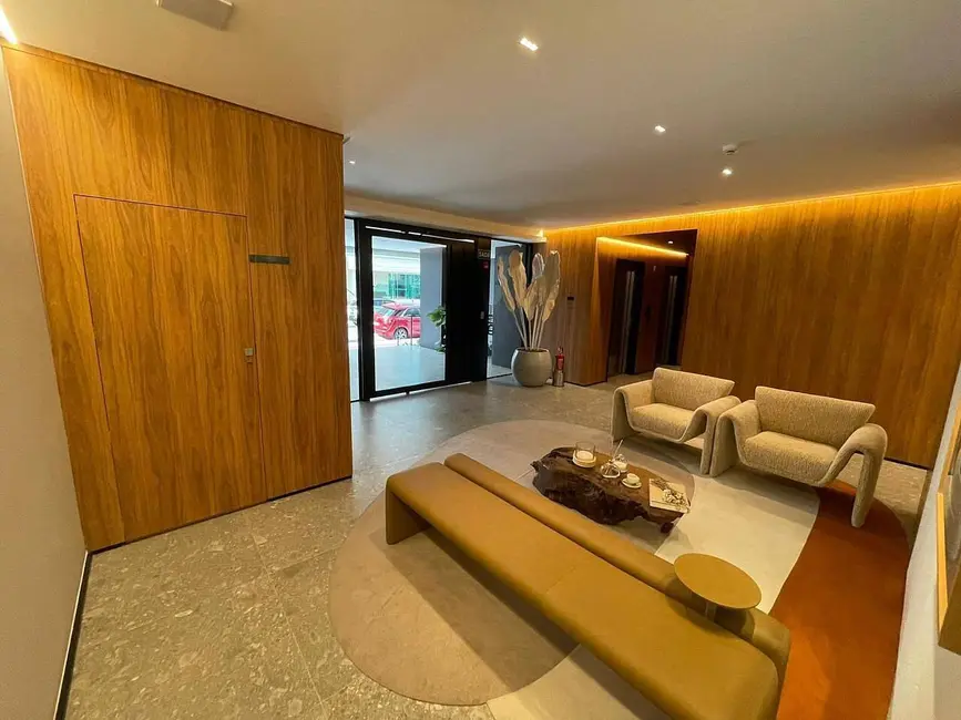 Apartamento com 4 quartos à venda, 149m2 em Centro, Balneario Camboriu - SC - imagem 2 Foto 2 de Apartamento com 4 quartos à venda, 149m2 em Centro, Balneario Camboriu - SC