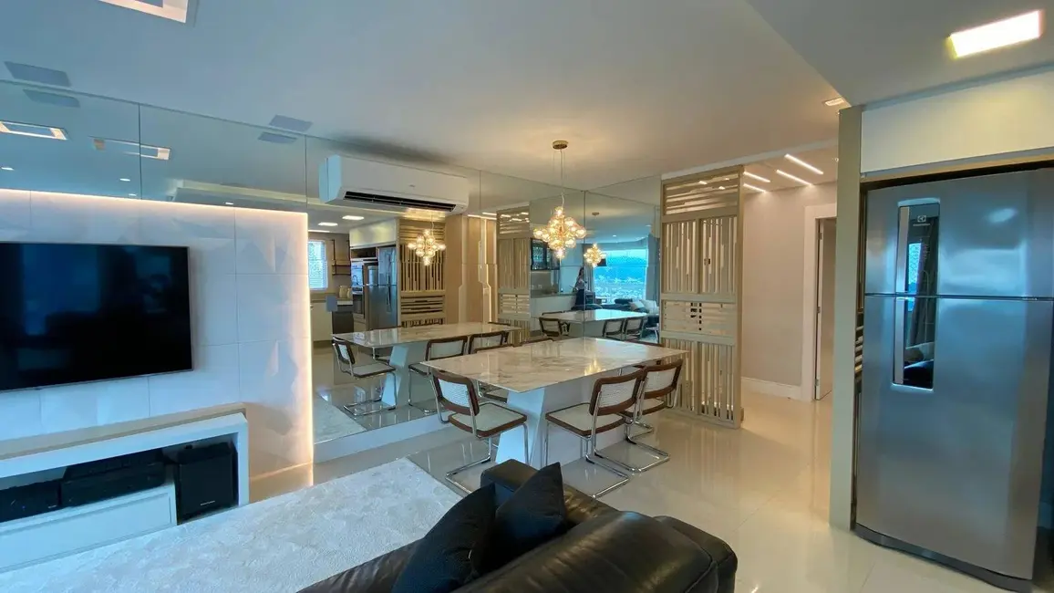 Apartamento com 3 quartos à venda, 136m2 em Centro, Balneario Camboriu - SC - imagem 4 Foto 4 de Apartamento com 3 quartos à venda, 136m2 em Centro, Balneario Camboriu - SC